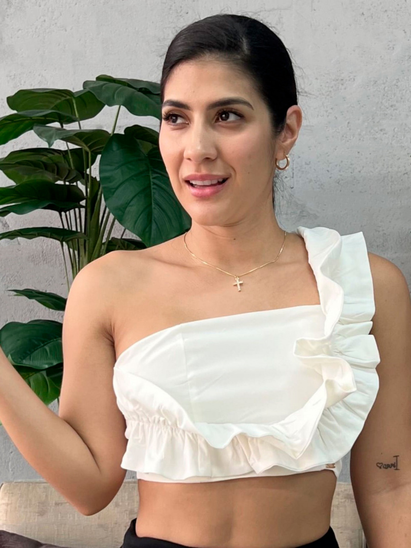 CROP TOP MEDIO BESO CON GOLA FRUNCIDA - Image 3
