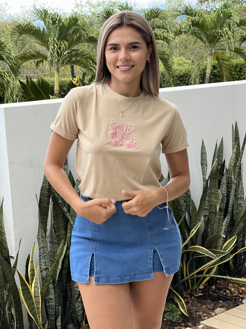 CAMISETA  LARGA CON FE QUE TODO SE NOS VA  A DAR