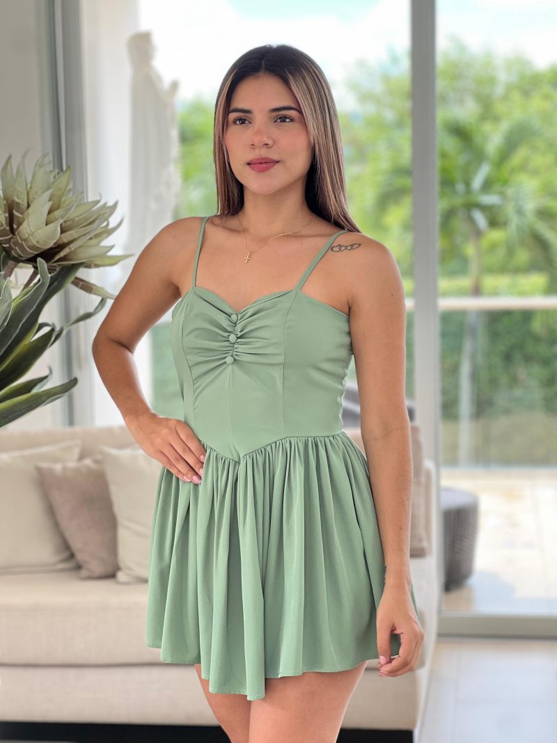 Vestido corto princesa con botones en pechera