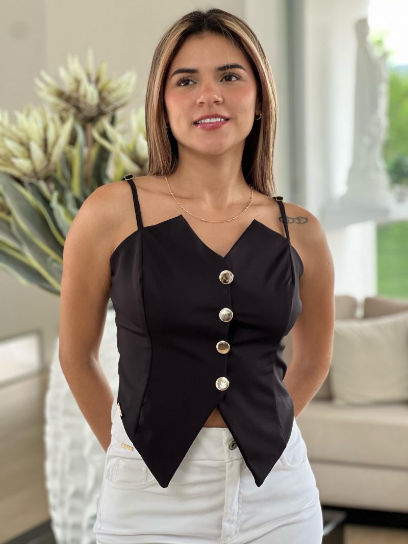 CROPTOP EN PUNTAS CON TIRAS Y SISTEMA DE AJUSTE BOTON