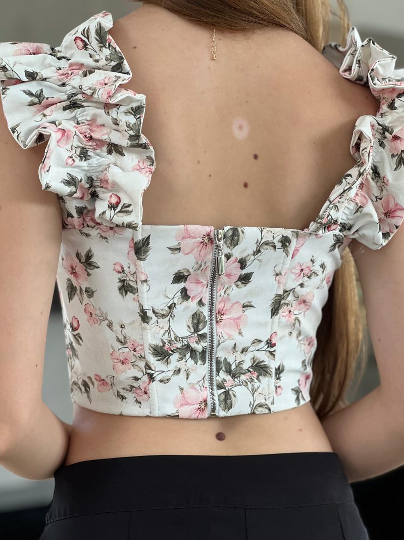 Crop top  en copas y barillas en cortes con golas y elastico - Image 2
