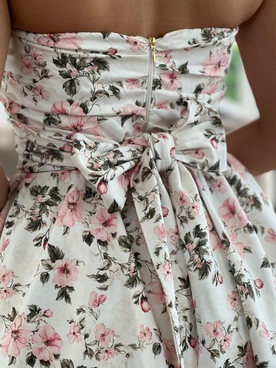 Vestido con falda rotonda