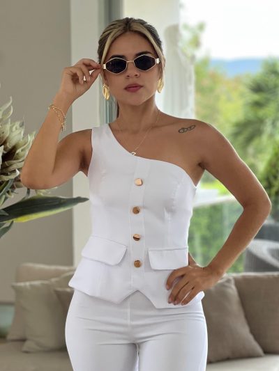 Blusa mediobeso con botones y tapas simulacion bolsillos