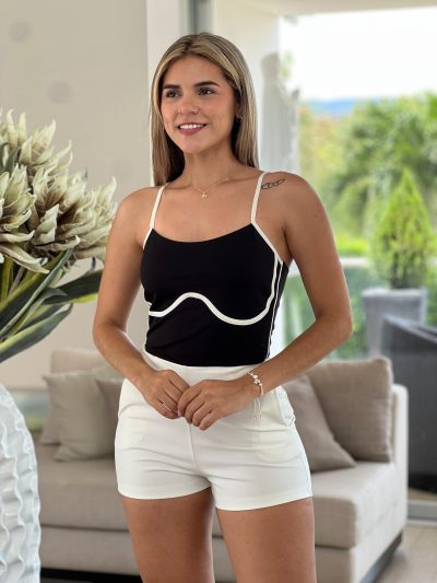 Short clasico pinza y bolsillo tiro alto sin pretina