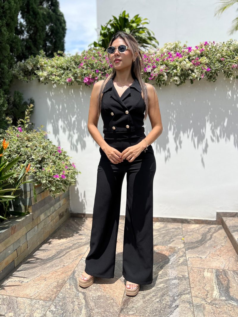 Enterizo con solapa cuello con estraple posterior pantalon bota ancha - Image 3