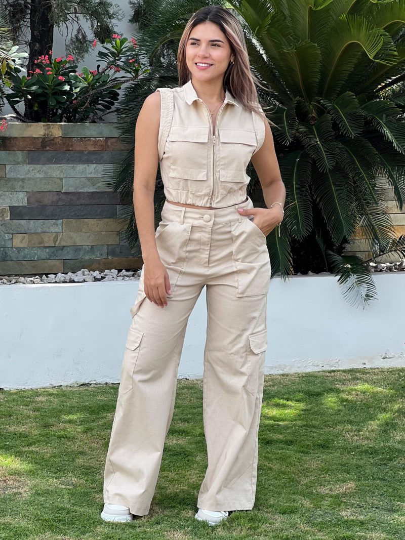 Pantalon tipo cargo bolsillo de parche y de cartera