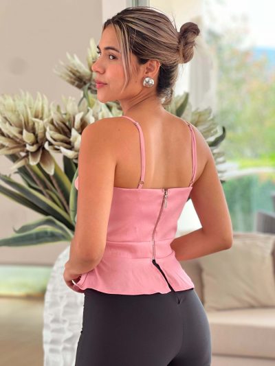 CROPTOP CON TIRAS GOLAS INFERIORES CON FAJON Y  PLIEGES EN FRENTE
