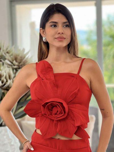 Crop top clasico con cierre atrás moda de flor en el centro