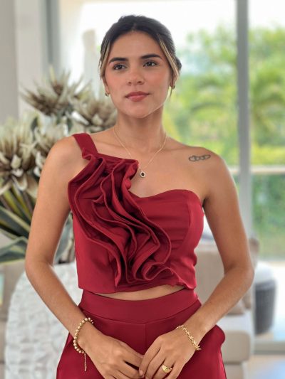 Crop top escote corazon extraple con tira ancha y moda de golas tipo hojas arrunchadas