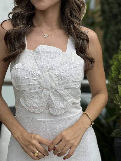 Vestido largo con 2 tiempos tira fija ancha con fajones y flor en el centro