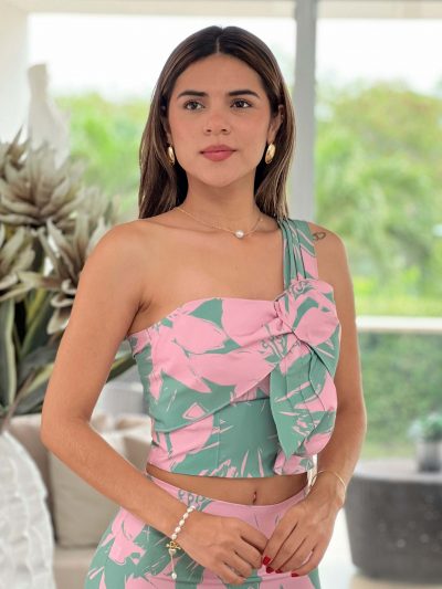 CROPTOP ESTRAPLE CON TIRA DE PLIEGES Y CIERRE ATRAS